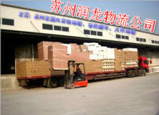 科技賦能清潔 現代洗掃車，城市道路的智能清潔衛士